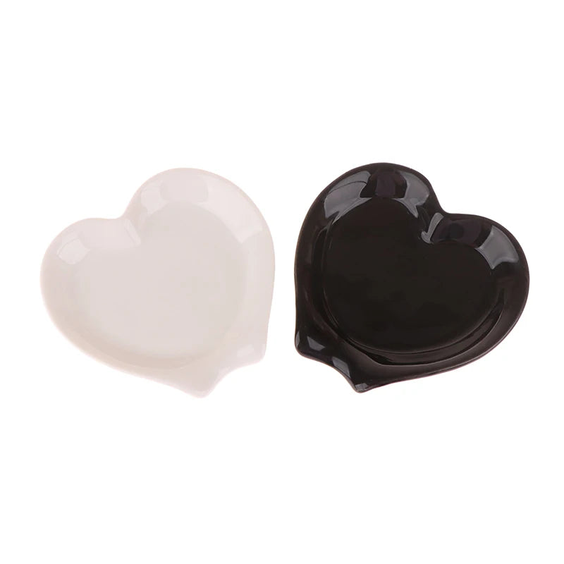 "Heart Ceramic Spoon Rest Pad – Cute Soup Ladle Holder for Utensils & Kitchen Organization"